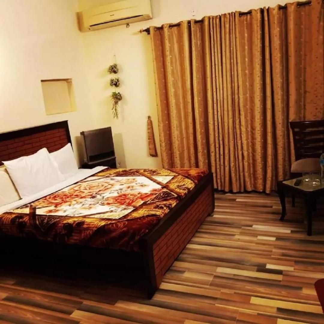 Mulberry Guest House F-10 Islamabad Exteriör bild